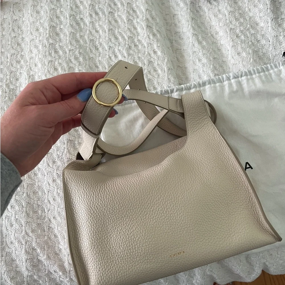 Cuyana Ecru Structured Double Loop Bag - Picture 3 of 5